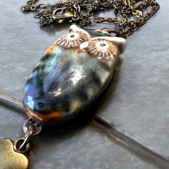 Ceramic Owl Pendant Necklace with Heart Charm Owl necklace. Ceramic owl pendant - Picture 4 of 16